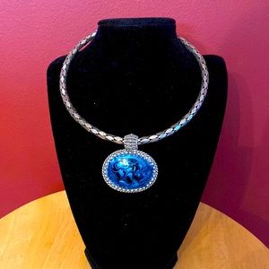 Lapis lazuli colored stone choker necklace.